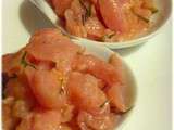 Tartare de saumon fumé, gingembre, mandarine et aneth