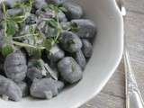 Gnocchis de vitelotte, ail & thym