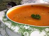 Soupe poulet et nouilles au jus de carottes - Ricardo