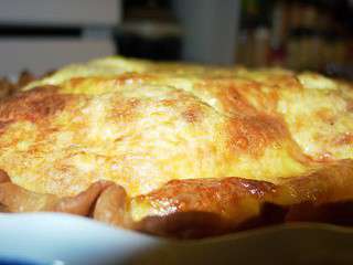 Quiche à la viande hachée, oeufs et fromage râpé (Russie)