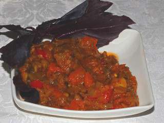 Ragoût d'aubergines aux pommes de terre tomates - compatible vegan - (Georgie)