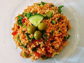 Salade de boulgour et lentilles rouges, vegan, kisir (Turquie)