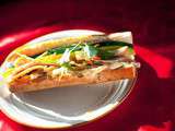 Sandwich banh mi, baguette, poulet, pickle, coriandre.. (Vietnam)