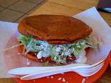 Sandwich grillé (torta pambazos) au chorizo et pommes de terre (Mexique)