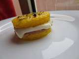 Petit hamburger de polenta au gingembre, thon fumé et fromage de chèvre
