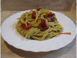 Spaghetti au pesto, à la ricotta et aux tomates cerises