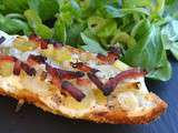 Tartine Crème Fraîche, Oignons et Lardons - Façon Flamekuche