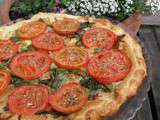 Plat complet : Tarte aux fanes d'oignons nouveaux et tomates