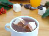 Chocolat chaud aux guimauves, pain perdu et bananes caramélisées, jus de clémentines