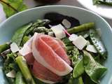 Salade printanière : asperges vertes, pois gourmands et jambon sec