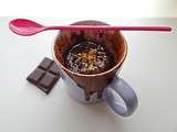 Mug cake chocolat, cranberries & pistaches