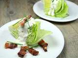 Salade iceberg, bacon et sauce au bleu