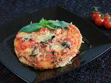 Pizza maison (tomate, champignon, jambon, mozza)