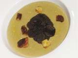 Crème de lentilles vertes, jaune d'oeuf mariné, truffe noire