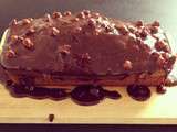 Cake au chocolat, glaçage aux noisettes