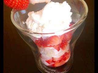 Fraîcheur d'été la verrine coco litchi fraise gingembre réalisée au thermomix