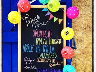 Tapas Time ! Petits Pains au Chorizo, Salmorejo, Asperges, Fromage de Brebis & Serrano, Paëlla Rapida, Sorbet au Tinto De Verano & Sangria Maison ... Vamos a l'Apéro