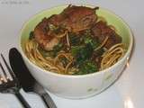 Wok de dinde, brocolis et nouilles aux saveurs asiatiques