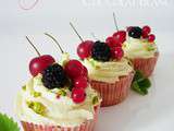 Cupcakes fruits rouges, pistaches, chocolat blanc