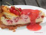 Cheese cake cuit groseille au coulis de fruits rouge et fraises blanches