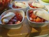 Nouvelle idée pour déguster les fraises avec une crème anglaise et des meringues parfumées à la pastille Vichy