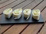 Roule de tortilla au guacamole et crevettes roses