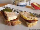 Toasts au foie gras et aux tomates séchées