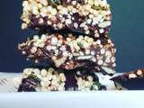 Carrés de quinoa soufflé aux fruits secs et au chocolat