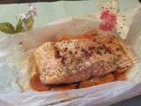 Papillote de saumon à l’aneth et baies roses