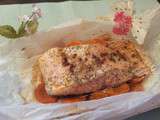 Papillote de saumon à l’aneth et baies roses