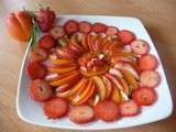 Salades de fraises et abricots au miel et romarin (façon carpaccio)