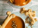 Soupe d’Halloween citrouille, carottes et orange et ses gressins maison