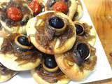 Mini pissaladières aux anchois et olives noires à la pate magique