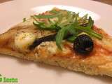 Pizza Aubergine, Olives, Mozzarella & Roquette