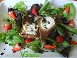 Salade de Chèvre Chaud aux Jeunes Pousses, Fraises, Pignons de Pin & Réduction de Vinaigre Balsamique