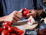 4 astuces pour enlever la peau des tomates en toute facilité