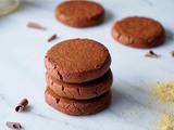 Biscuits glacés au chocolat et maca sans cuisson