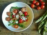 Salade tiède d'asperge aux tomates cerises, lardons et Parmesan