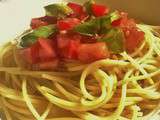 Spaghettis aux tomates crues