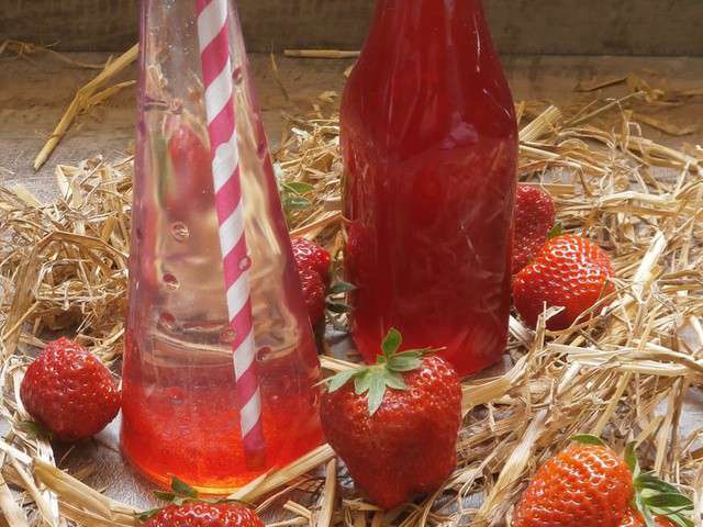 Sirop De Fraise Maison Avec Les Queues