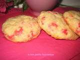 Cookies aux éclats de chocolat blanc et pralines roses avec Boites Gourmandes
