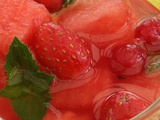 Eau détox pastèque menthe fraises groseilles