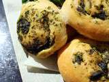 Petits pains au pesto et olives noires
