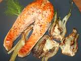 Darne de saumon et fenouil flambé·es au pastis à la plancha