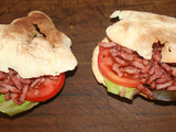 Sandwichs blt (Bacon Laitue Tomate) au pain pita