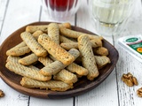 Biscuits apéro au roquefort et noix