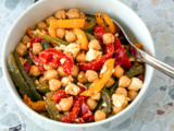 Salade de poivrons rôtis et pois chiches à la feta