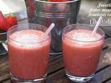 Smoothie fraises mangue framboises coco