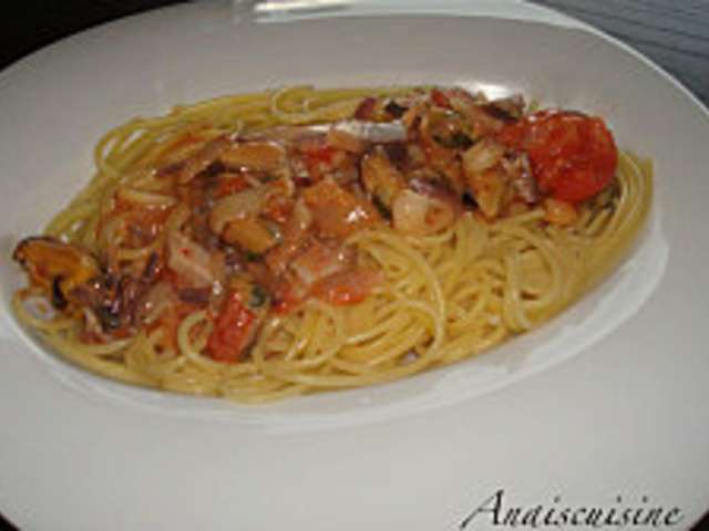 Spaghetti Fruit De Mer Sauce Tomate Tunisienne