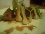 Filet de canard jus court thym romarin poireaux asperges roquette sauvages
